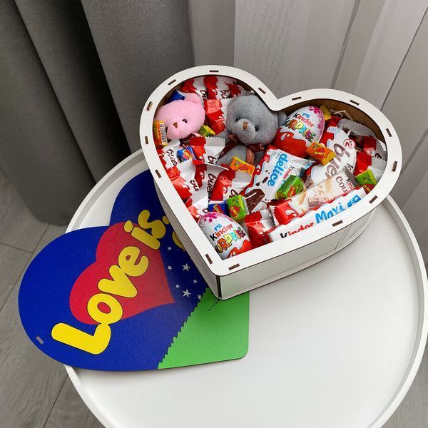 Подарочный бокс "Love is..." с плюшевыми мишками и сладостями киндер для любимой девушки на день рождения S466 фото