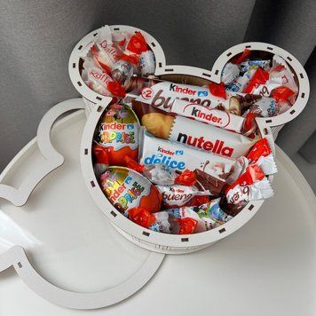 Подарунковий солодкий бокс "Міккі Маус" із шоколадом Kinder та Nutella S673 фото