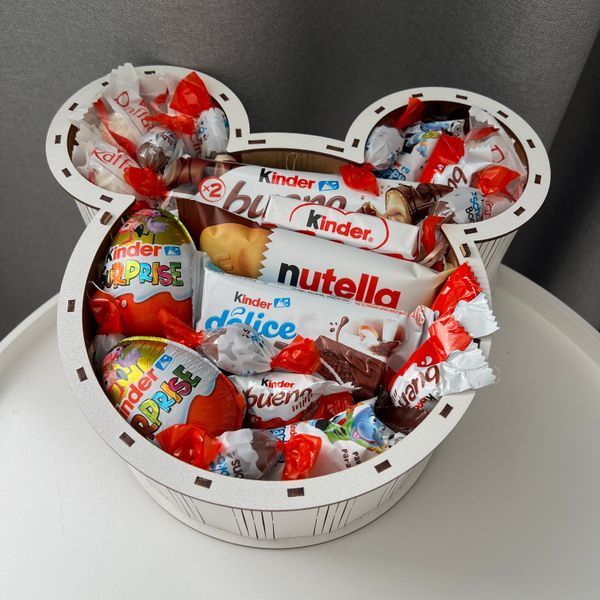 Подарунковий солодкий бокс "Міккі Маус" із шоколадом Kinder та Nutella S673 фото