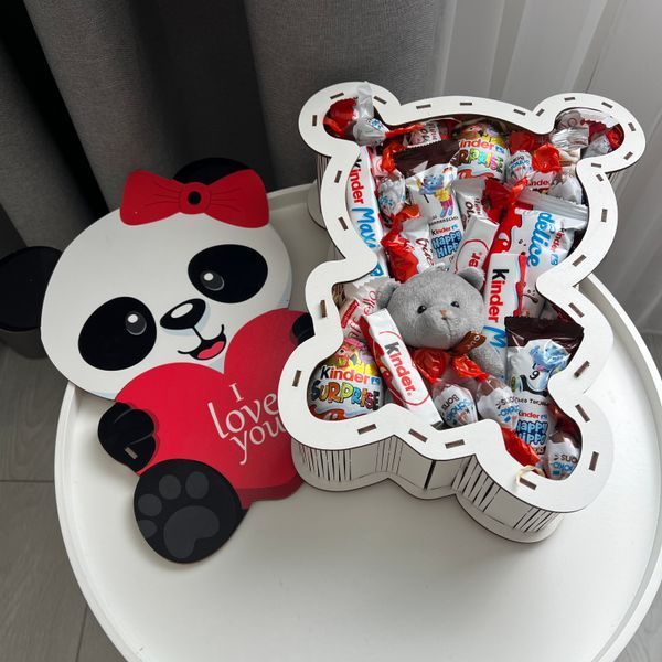 Подарунковий бокс Панда з солодощами Kinder та ведмедиком у деревʼяній коробці для дитини чи дівчини S678 фото
